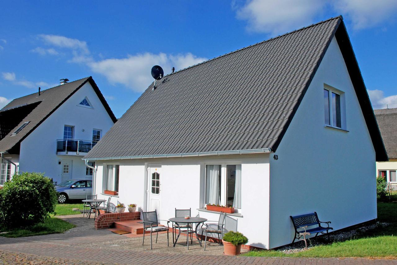 Ferienwohnungen Im Haus Am Deich Middelhagen Extérieur photo